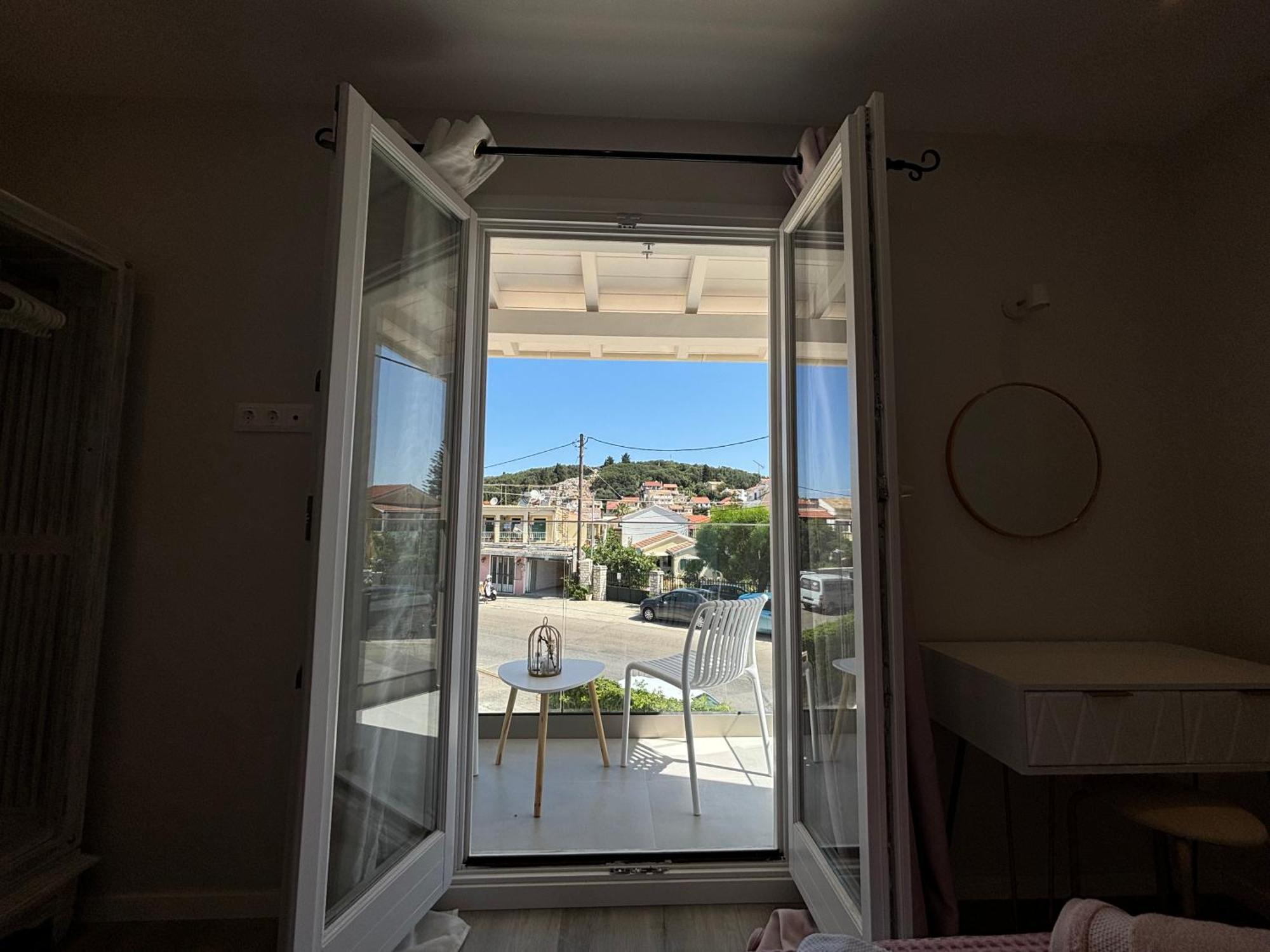 Mayflower Apartments Kassiopi Exteriér fotografie